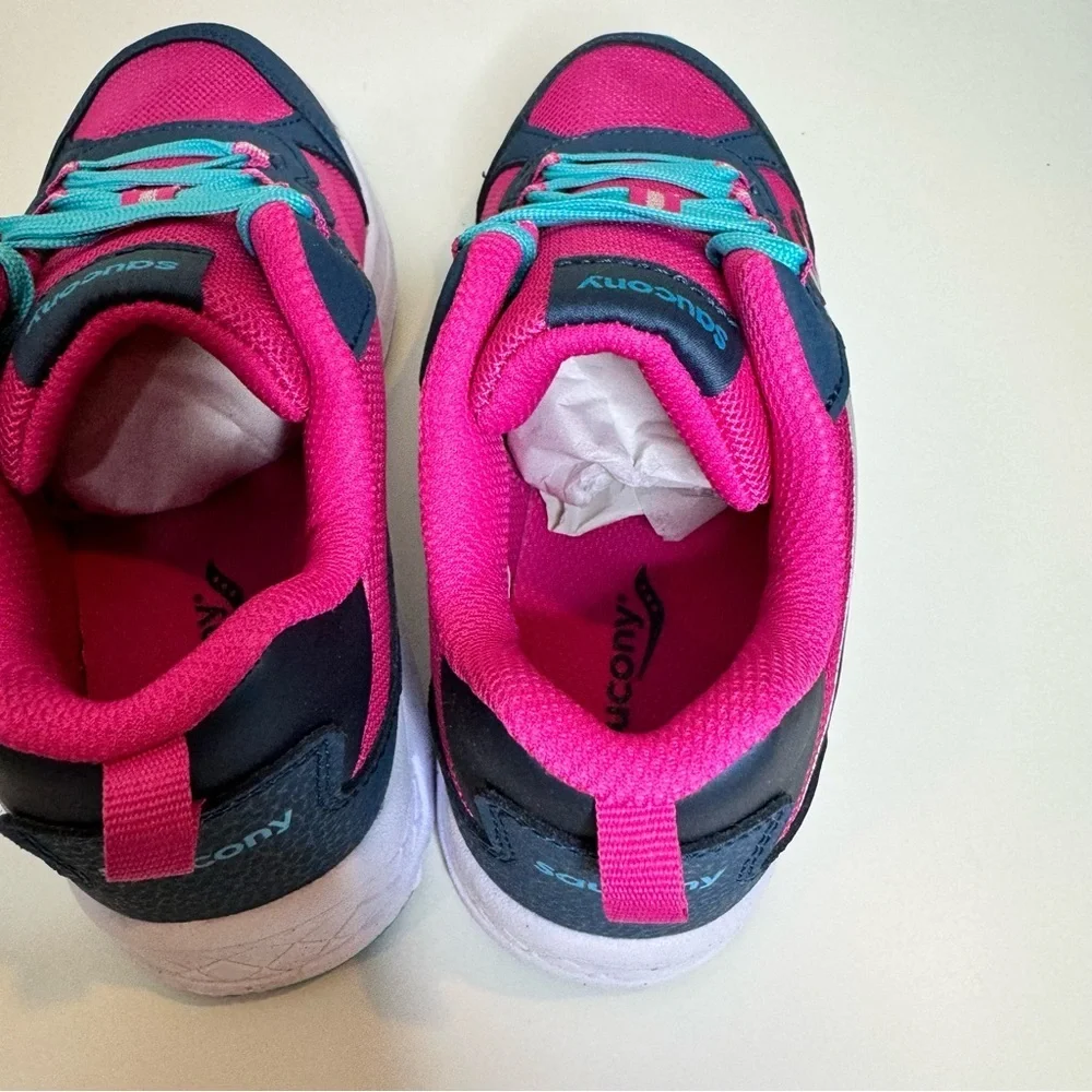 Saucony Kids' Grade School Dash Running Shoes size 3.5